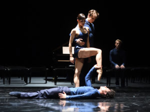 Ssss... Ch. Edward Clug Tänzer/dancers: Rocio Aleman, David Moore, Pablo von Sternenfels ©Stuttgarter Ballett
