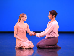 BA BEGEGNUNGEN Dances at the Gathering Ch. Jerome Robbins Tänzer/dancers: Alicia Amatriain, Jason Reilly © Stuttgarter Ballett 12.01.2018