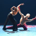 LE SPECTRE DE LA ROSE

Chr: Marco Goecke

Tänzer/dancers: Agnes Su, Adam Russell-Jones

© Stuttgarter Ballett