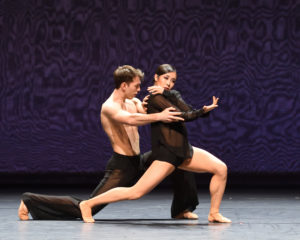 Qi Ch. Louis Stiens Tänzer/dancers:Hyo-Jung Kang, Robert Robinson ©Stuttgarter Ballett